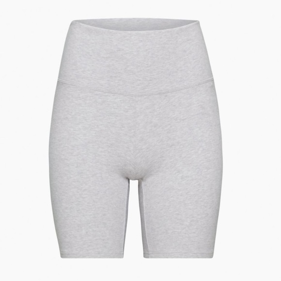 NWT Aritzia atmosphere shorts - Picture 4 of 4